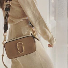 Load image into Gallery viewer, MARC JACOBS snapshot leather crossbody bag