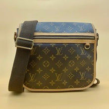 Load image into Gallery viewer, LOUIS VUITTON Messenger Bosphore PM Bag