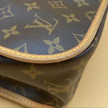 Load image into Gallery viewer, LOUIS VUITTON Messenger Bosphore PM Bag