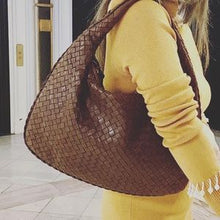 Load image into Gallery viewer, BOTTEGA VENETA vintage Veneta leather bag