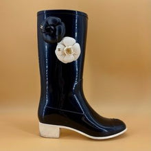 Load image into Gallery viewer, CHANEL Camellia classic rainboots