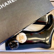 Load image into Gallery viewer, CHANEL Camellia classic rainboots