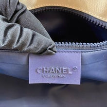 Load image into Gallery viewer, CHANEL vintage cloth Shoulder bag