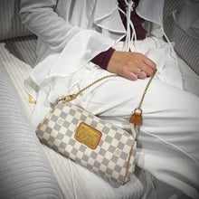 将图片加载到图库查看器，Louis Vuitton Damier Azur Eva Pochette TWS
