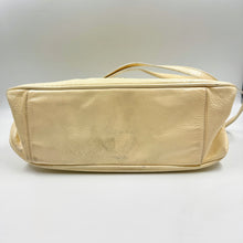 将图片加载到图库查看器，Fendi Baguette 漆皮单肩包 TWS
