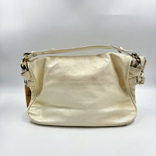 将图片加载到图库查看器，Fendi Baguette 漆皮单肩包 TWS
