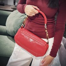 将图片加载到图库查看器，Prada Red Leather Shoulder Bag TWS
