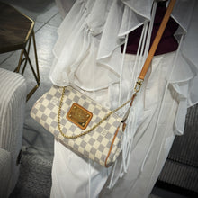 将图片加载到图库查看器，Louis Vuitton Damier Azur Eva Pochette TWS
