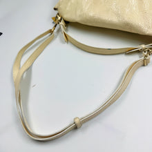 将图片加载到图库查看器，Fendi Baguette 漆皮单肩包 TWS
