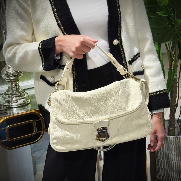 Fendi Baguette 漆皮单肩包 TWS