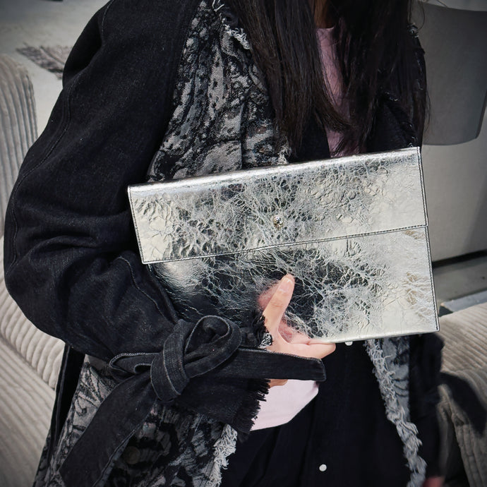 Alexander Mcqueen Silver Clutch TWS