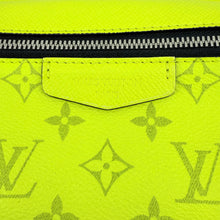 将图片加载到图库查看器，Louis Vuitton Taigarama 户外腰包
