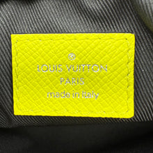 将图片加载到图库查看器，Louis Vuitton Taigarama 户外腰包
