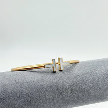 Load image into Gallery viewer, Tiffany T Wire Bracelet in 18K Rose Gold with Mother-of-pearl TWS
