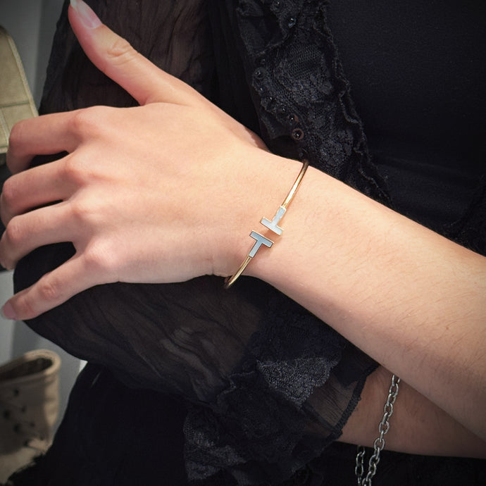Tiffany T Wire Bracelet in 18K Rose Gold with Mother-of-pearl TWS