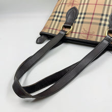 Load image into Gallery viewer, Burberry Haymarket check tote TWS

