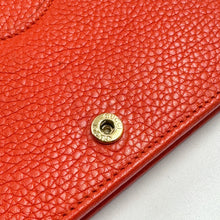 将图片加载到图库查看器，Gucci Soho 链条钱包 TWS
