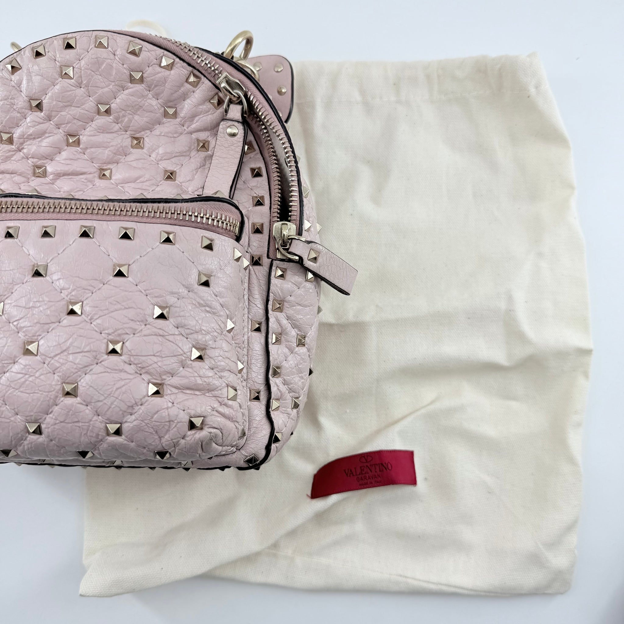 VALENTINO GARAVANI Nappa Quilted Mini Rockstud Spike  display picture 3