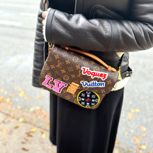 Load image into Gallery viewer, Louis Vuitton Monogram Patches Pochette Metis
