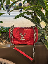 Load image into Gallery viewer, Louis Vuitton Red New wave Chain Crossbodybag (2018) TWS
