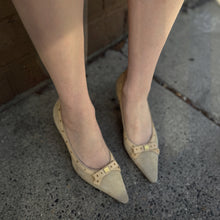 Load image into Gallery viewer, De Robert High Heels
