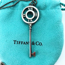 Load image into Gallery viewer, Tiffany Key necklace
