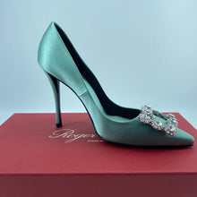 Load image into Gallery viewer, Roger vivier Natural Flower Strass Buckle Satin Point Toe Pum POP

