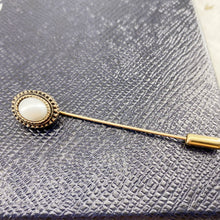 Load image into Gallery viewer, Pin pearl brooch TWS
