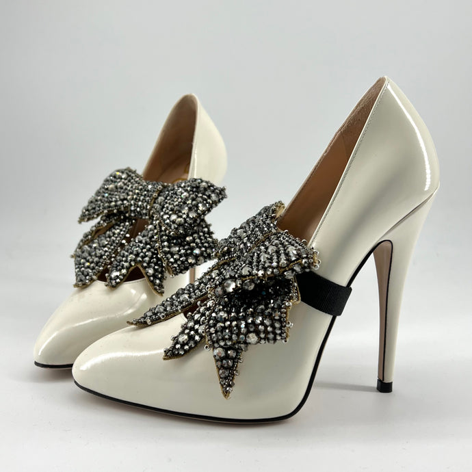 Gucci bow-embellished patent leather pumps