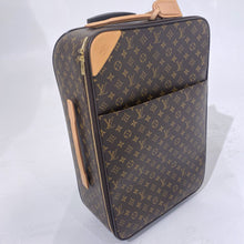 Load image into Gallery viewer, Louis Vuitton pegase 55 carry on
