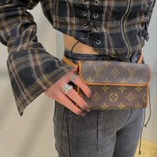 Load image into Gallery viewer, Louis Vuitton monogram waist bag
