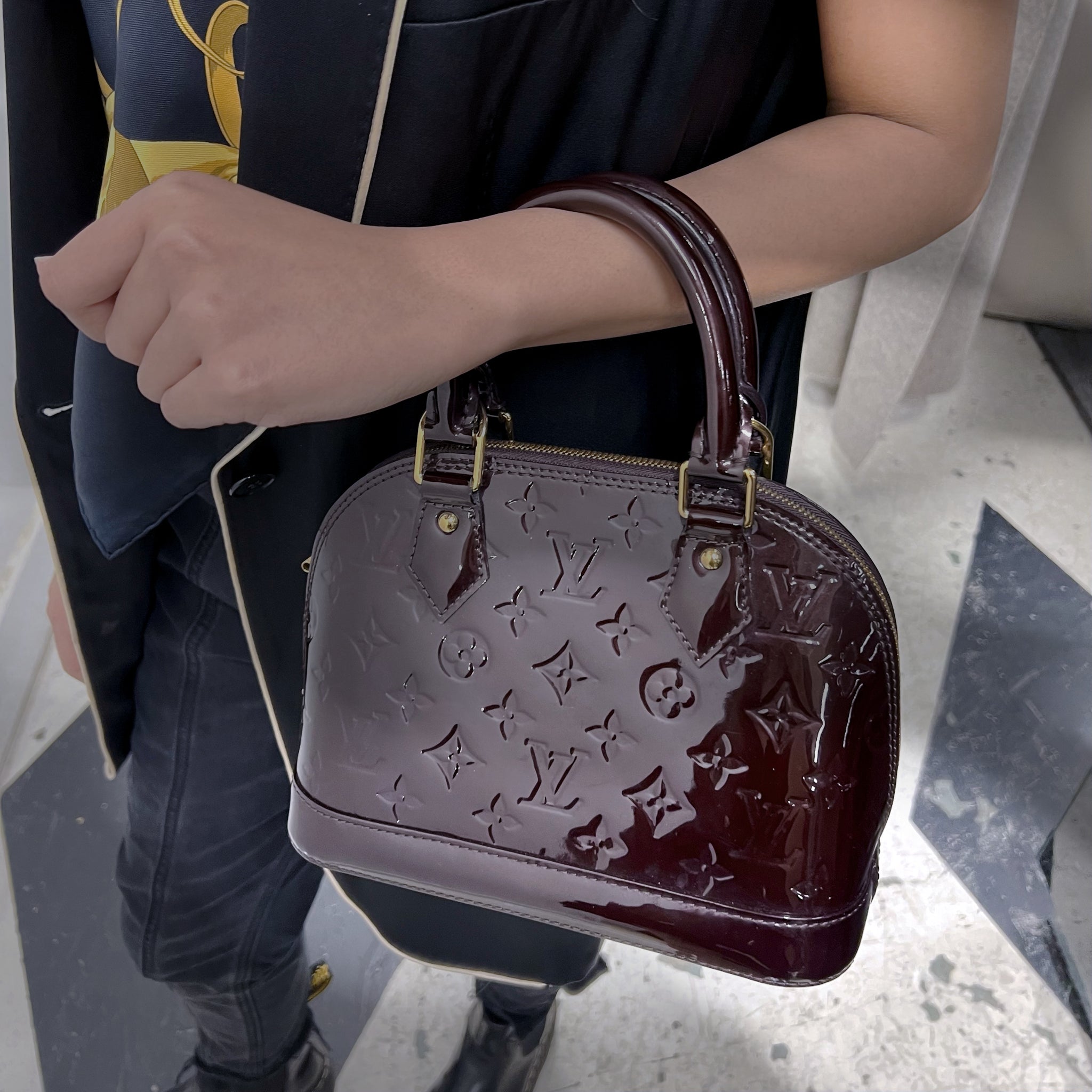 Louis Vuitton Alma GM Monogram Vernis Leather Satchel Bag Amarante