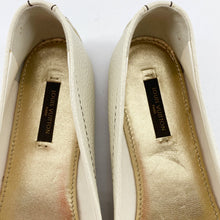 Load image into Gallery viewer, Louis Vuitton Flat Leather Shoes
