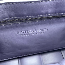 Load image into Gallery viewer, BOTTEGA VENETA Chain Cassette bag
