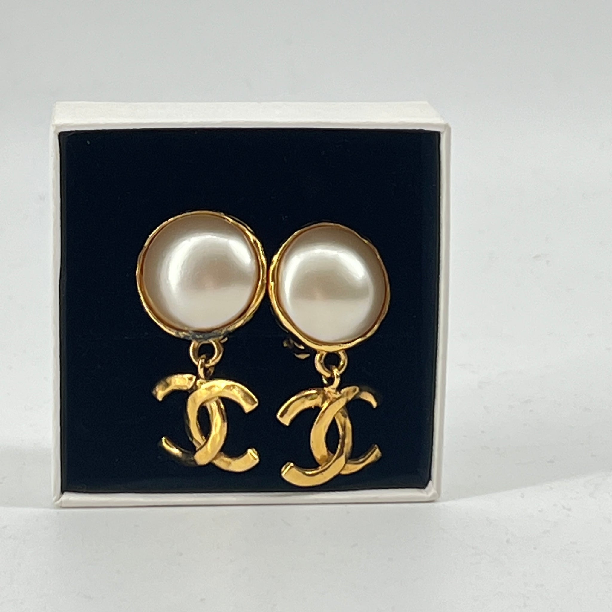 CC logo vintage earrings. Website search for X52088 #sheerroom