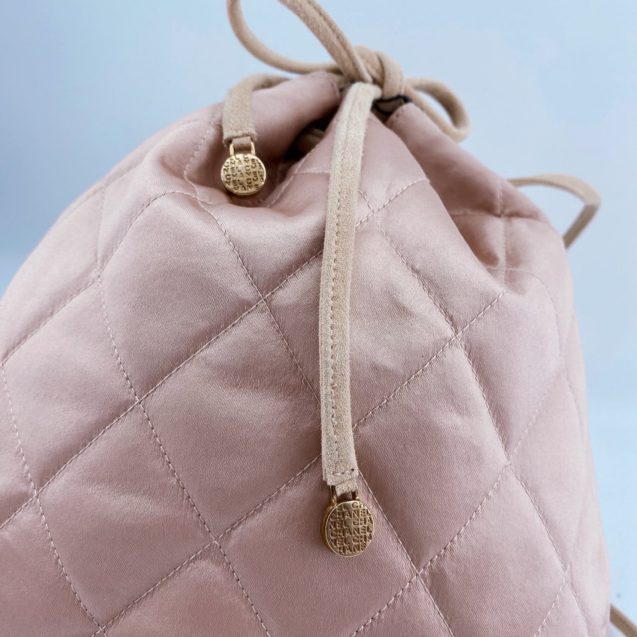 CHANEL Vintage Quilted Satin and Suede Drawstring Backpack  display picture 2