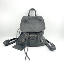 Load image into Gallery viewer, Balenciaga traveller city leather backpack pm

