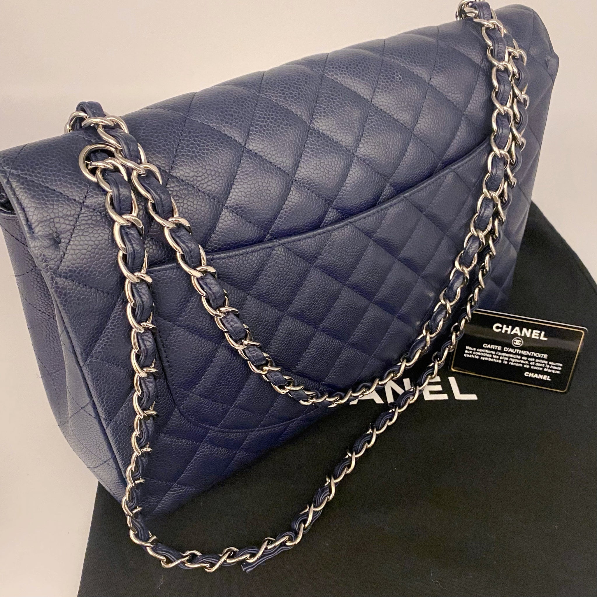 Chanel Timeless classic jumbo Light blue Leather ref.537152 - Joli Closet