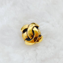 Load image into Gallery viewer, Chanel Double C logo Vintage Single Earring
