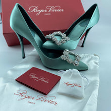 Load image into Gallery viewer, Roger vivier Natural Flower Strass Buckle Satin Point Toe Pum POP
