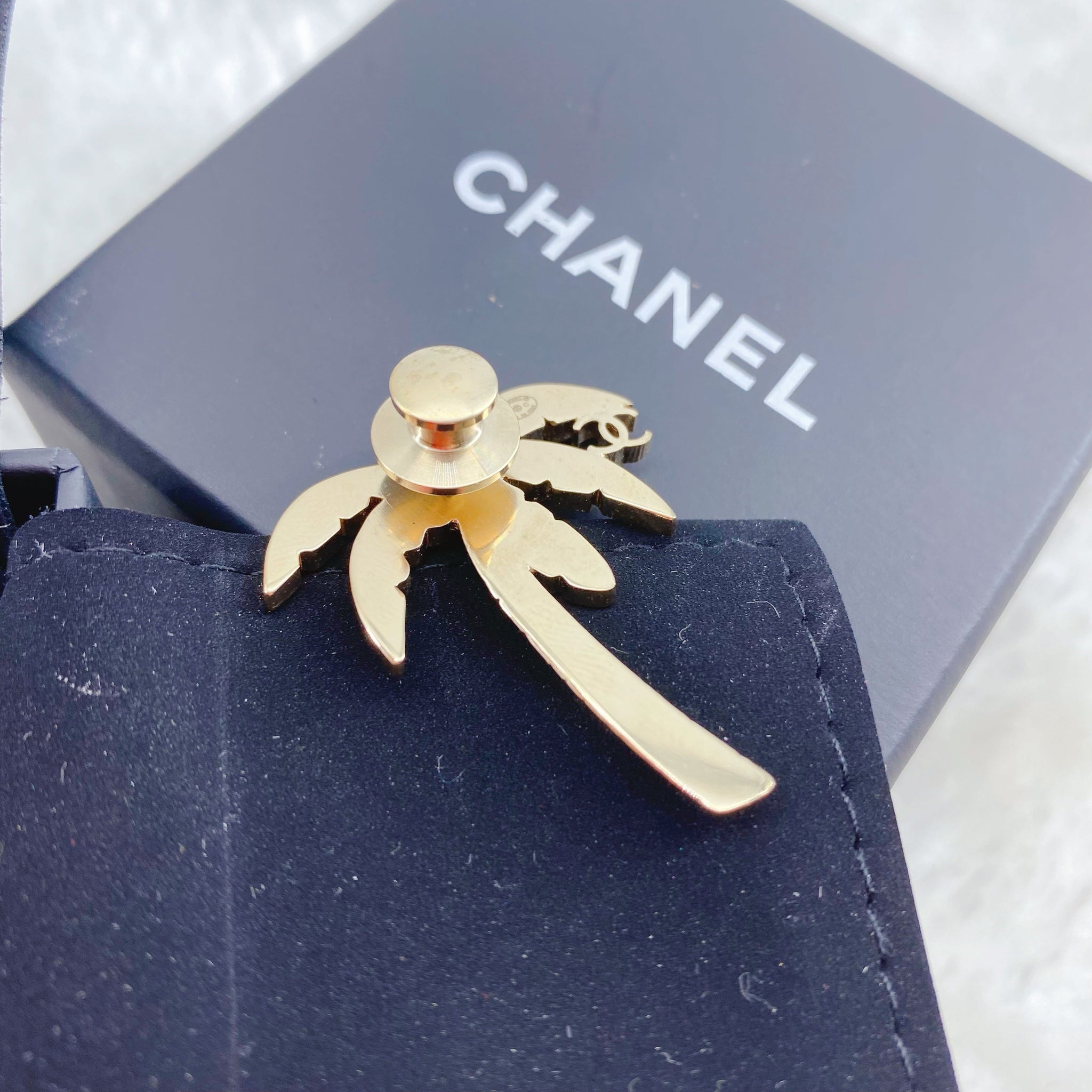 Chanel Coconut Tree Brooch – Sheer Room