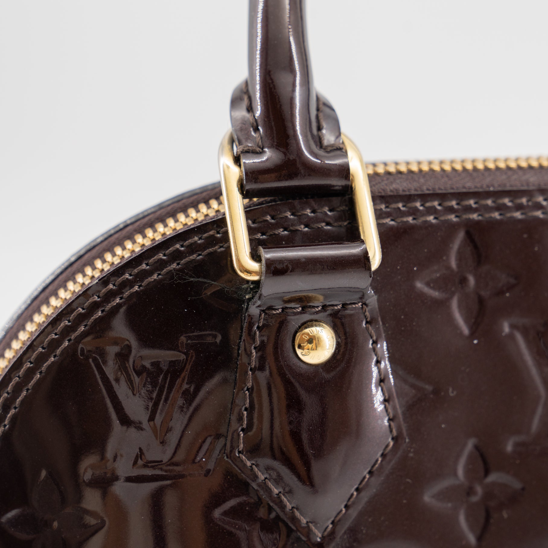 Louis Vuitton Alma MM Monogram Amarante Vernis Handbag, Auction  (0045-2554398)