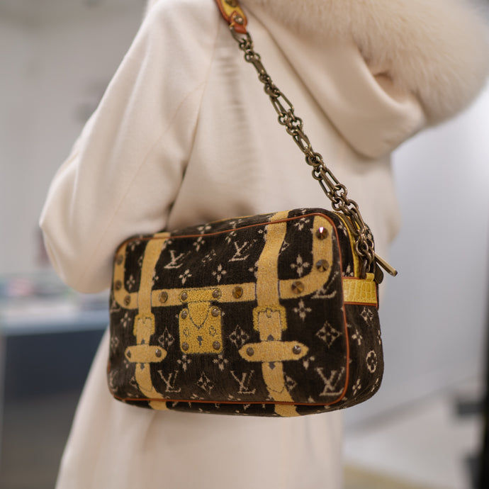 Louis Vuitton Brown/Yellow Monogram Velvet Limited Edition Trompe L'oeil  Pochette Accessories Bag Louis Vuitton
