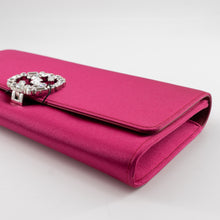Load image into Gallery viewer, Gucci Broadway Satin Evening Clutch
