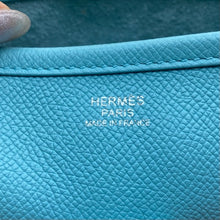 Load image into Gallery viewer, HERMES Evelyn29 crossbody leather bag
