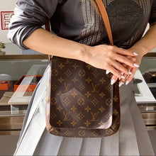 Load image into Gallery viewer, LOUIS VUITTON Musette shoulder bag
