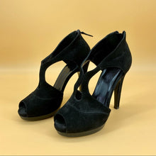 Load image into Gallery viewer, HERMES black high heels
