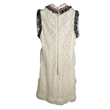 Load image into Gallery viewer, Gucci Cluny Lace Dress With Embroidery in White
