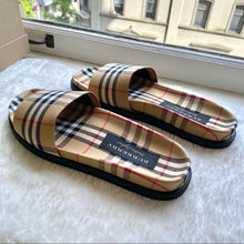 Load image into Gallery viewer, BURBERRY classic flip flops
