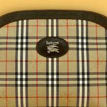 Load image into Gallery viewer, BURBERRY classic pochette/ clutch TWS
